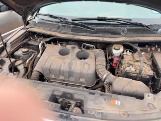2017 Ford Explorer XLT - Engine Compartment Image